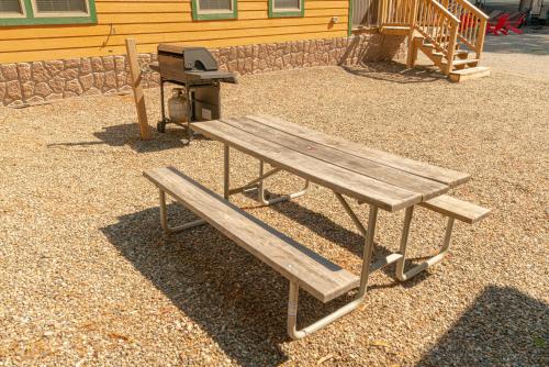 Adirondack Gateway RV Resort and Campground - image 3