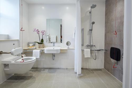 The Rembrandt - image 13