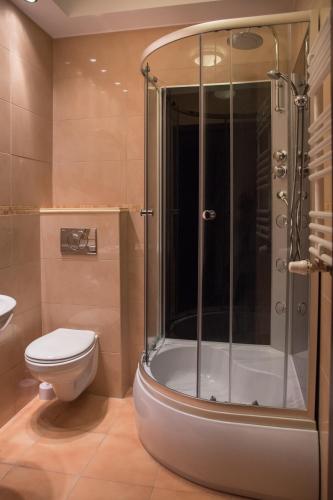 Hotel Hensch - image 11
