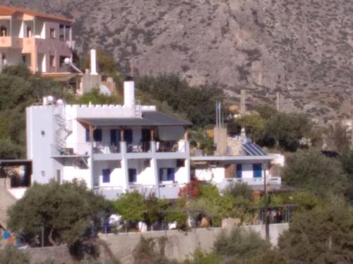  PAN Apartments in Kastrí