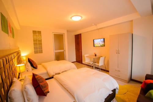 Superior Twin Room image 8