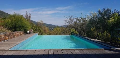 Maison du Caroux, with a pool with an amazing view - Saint-Martin-de-lʼArçon