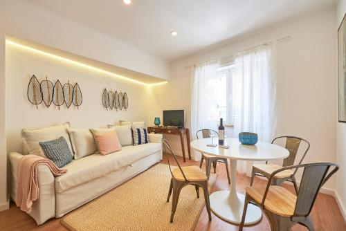 Belém Light Filled Apartment, By Timecooler