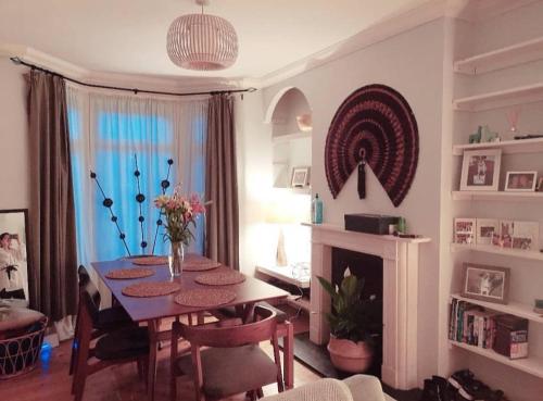 Cozy East London Stay, Upton Park, London