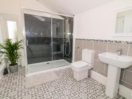 Lyngaran House - image 2