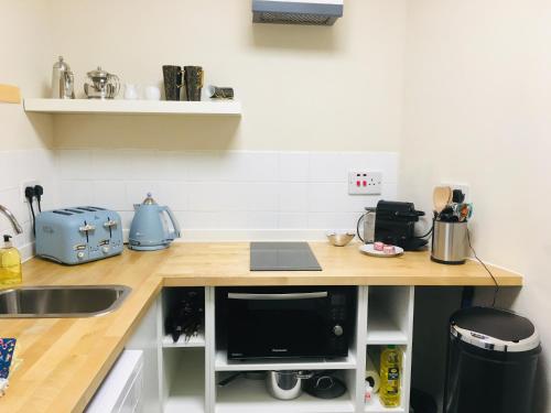 The Jeffrey Street Apartment