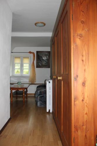 4 twin beds