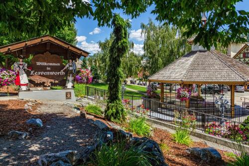 Icicle Village Resort 508: Alpine Aurora - image 9