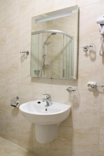 Stanislaviv - image 3