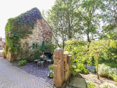 The Old Coach House - image 6