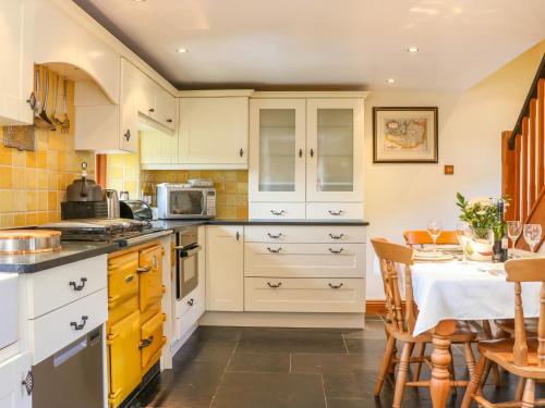 Great Bradley Cottage - image 8