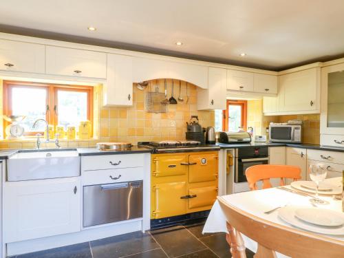 Great Bradley Cottage - image 5