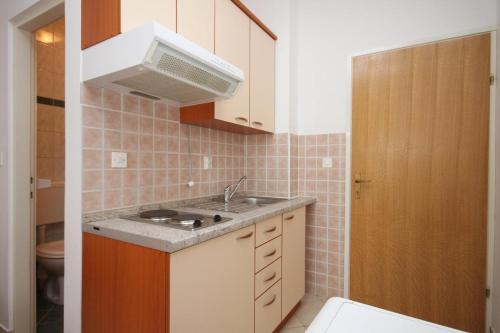 ห้องครัว, Apartments and rooms with parking space Zubovici, Pag - 6357 in ซูโบวิซี