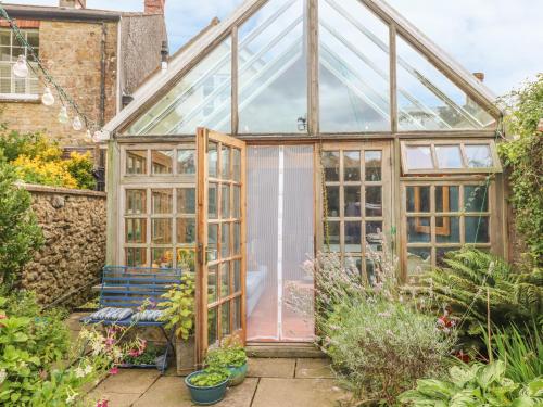 King Charles Cottage - image 8