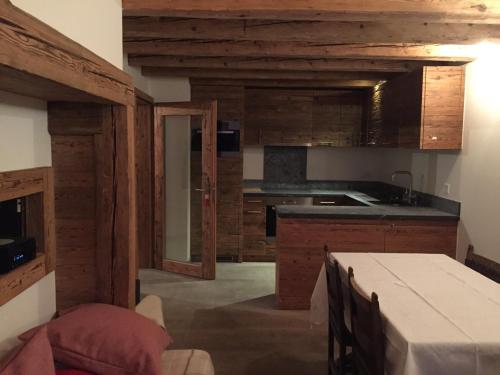  Verbier Valmont in center in Verbier