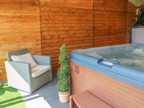 Old Hall Barn 3 in โบสถ์สเตร็ทตัน