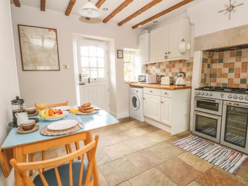 Cutlers Cottage - image 2