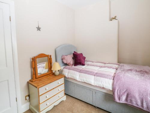 Cutlers Cottage - image 14