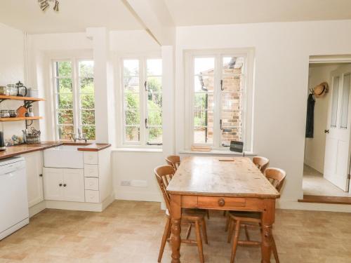 Wren Cottage in Wing