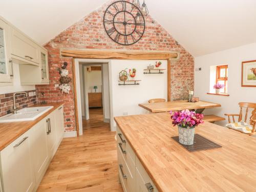 The Old Farm Shop - image 5
