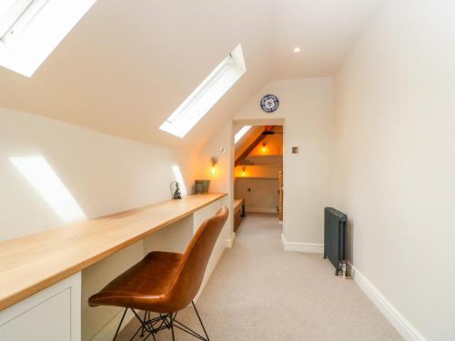 Easter Cottage - image 9