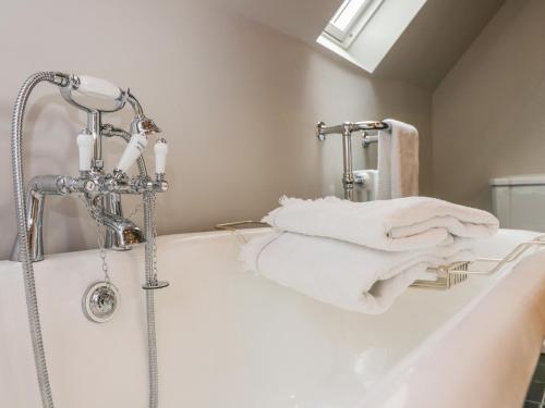 Easter Cottage - image 13