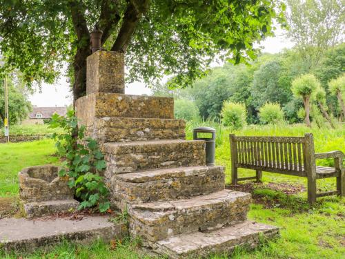 Easter Cottage - image 11
