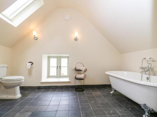 Easter Cottage - image 7