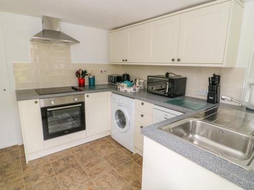Church Farm Cottage - image 5
