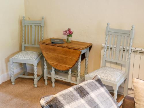 Church Farm Cottage - image 3