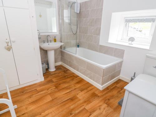 Church Farm Cottage - image 14