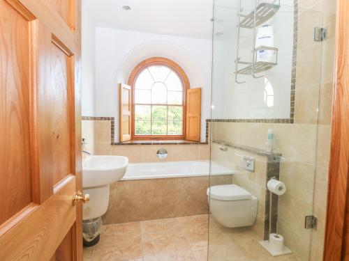 Elmwood - image 9