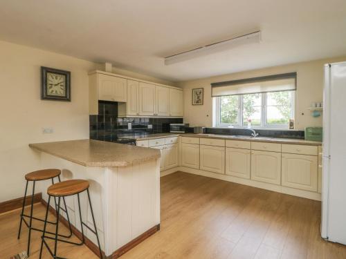 Wayside Cottage - image 10