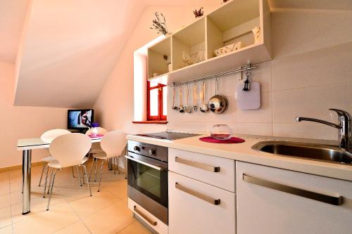 One-Bedroom Apartment image 10