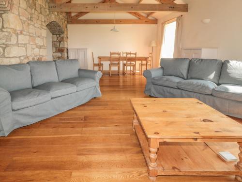 The Long Barn - image 10