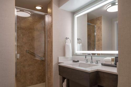 220024523 Hyatt Regency Orlando International Airport Hotel