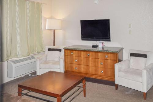 Rodeway Inn Fargo - image 2