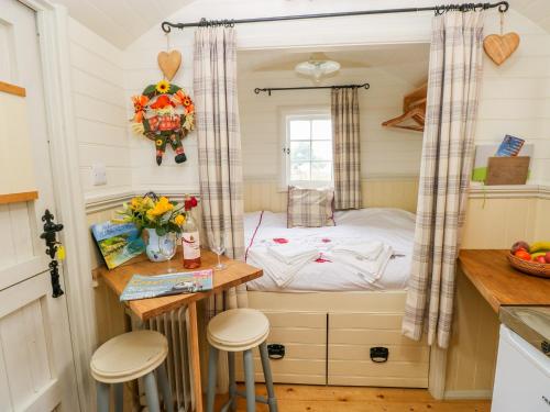 Shepherds Hut - The Hurdle in Rosemarket