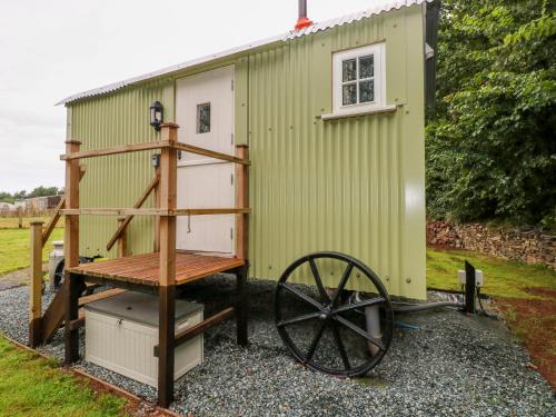 Shepherds Hut - The Crook