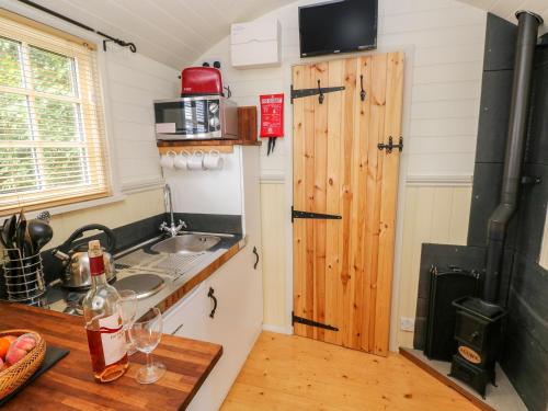 Shepherds Hut - The Crook