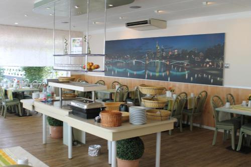 Motel Frankfurt - image 6