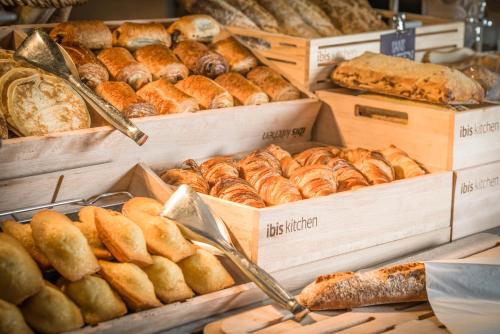 ibis Poitiers Sud - image 4