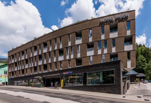 ทัศนียภาพภายนอกโรงแรม, HOTEL PECR WELL in เพค พอด สเนซคู