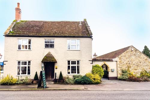 The Half Moon Inn and Country lodge Yeovilton