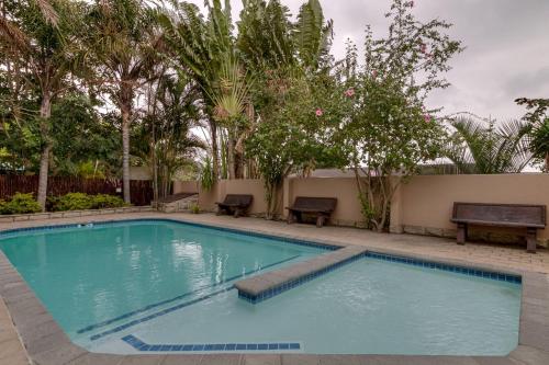 Swimming pool, Shonalanga Lodge in Saint Lucia Estuary