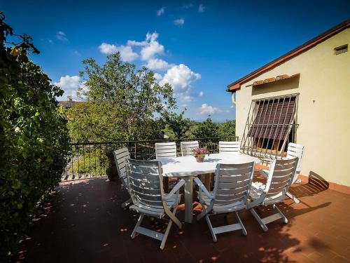  Apartment Matteuzzi by Interhome in Mercatale Val Di Pesa