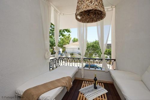Central Oasis Apartment - image 6
