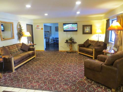 Lobby, Super 8 By Wyndham Bridgeview Of Mackinaw City in Mackinaw City (MI)