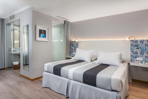 2 twin beds