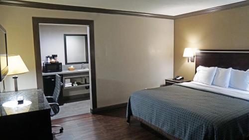 Hawthorne Plaza Inn Near LAX in Hawthorne, USA
